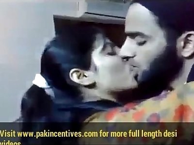 cute-desi-girl-kissing-with-bf